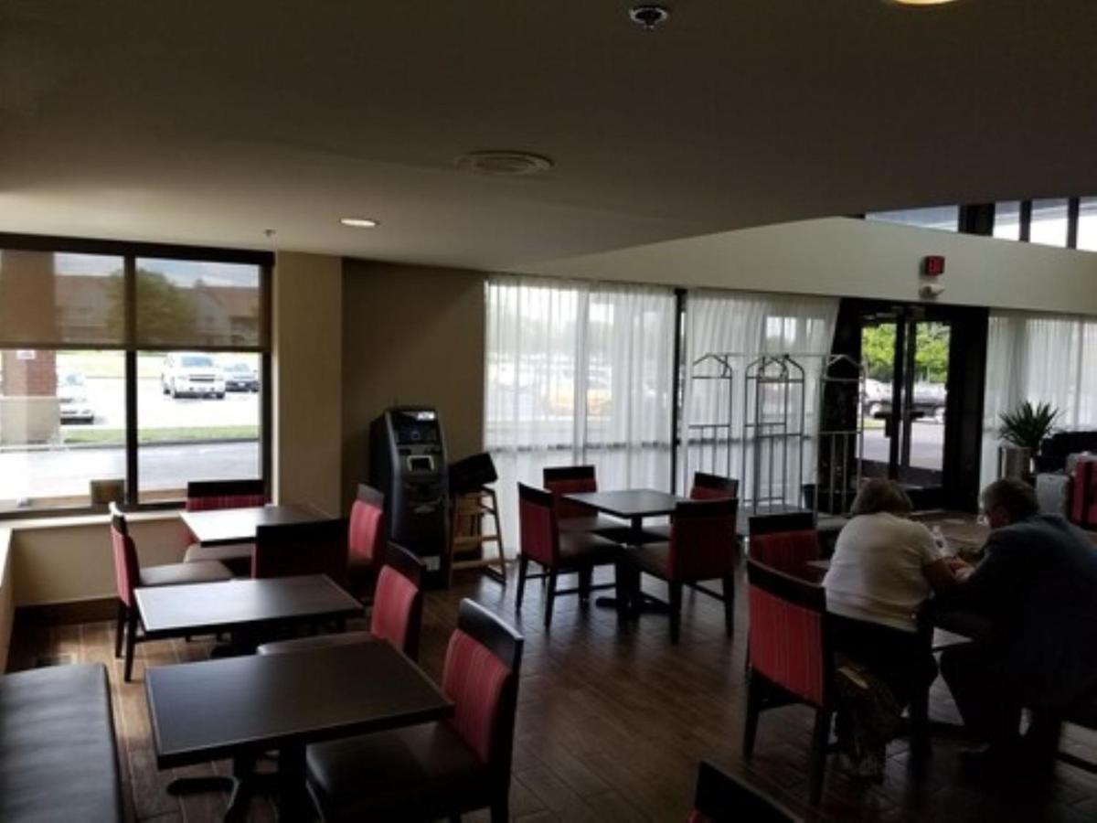Comfort Inn Cleveland Airport Middleburg Heights Exterior foto