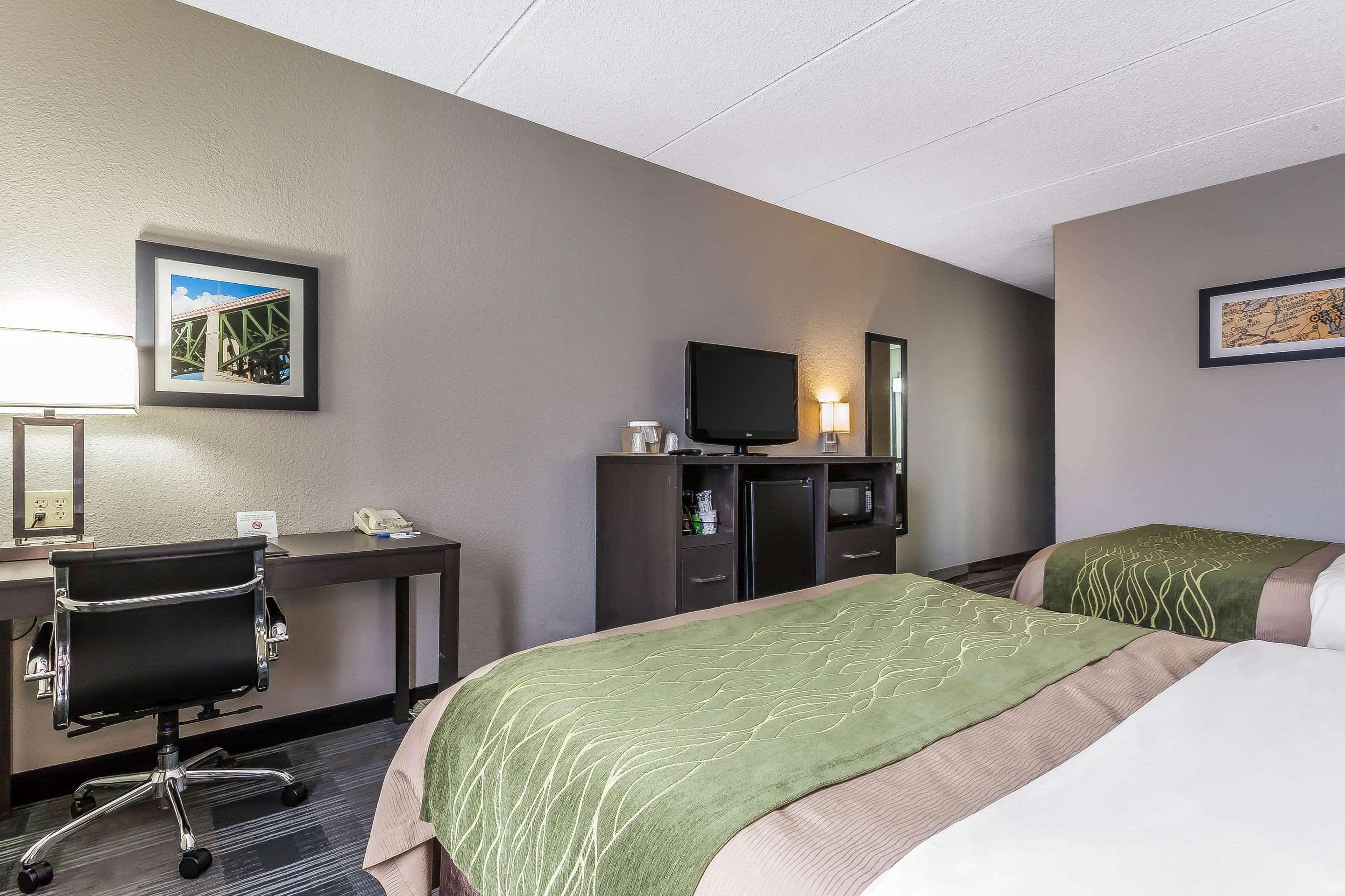 Comfort Inn Cleveland Airport Middleburg Heights Exterior foto