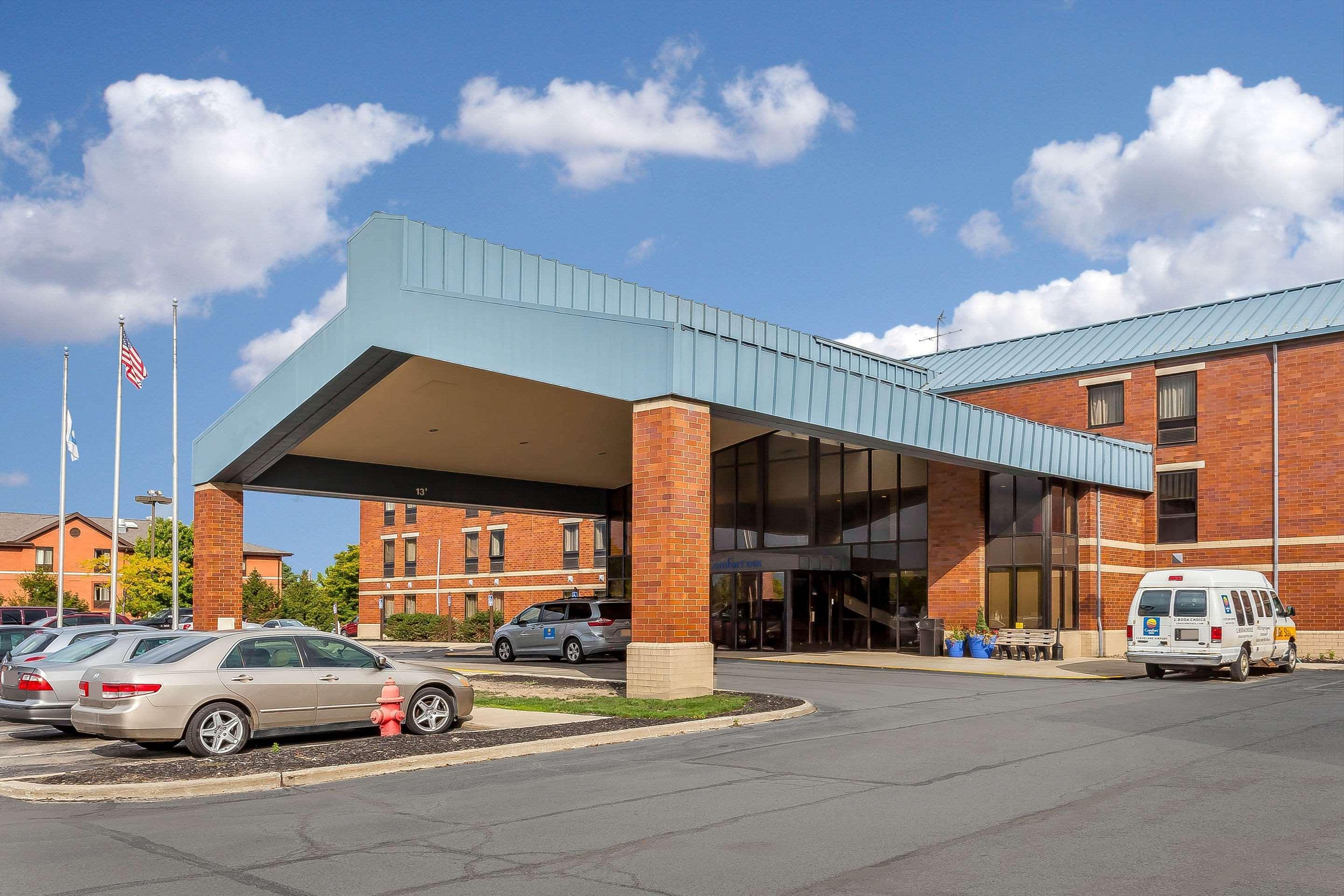 Comfort Inn Cleveland Airport Middleburg Heights Exterior foto