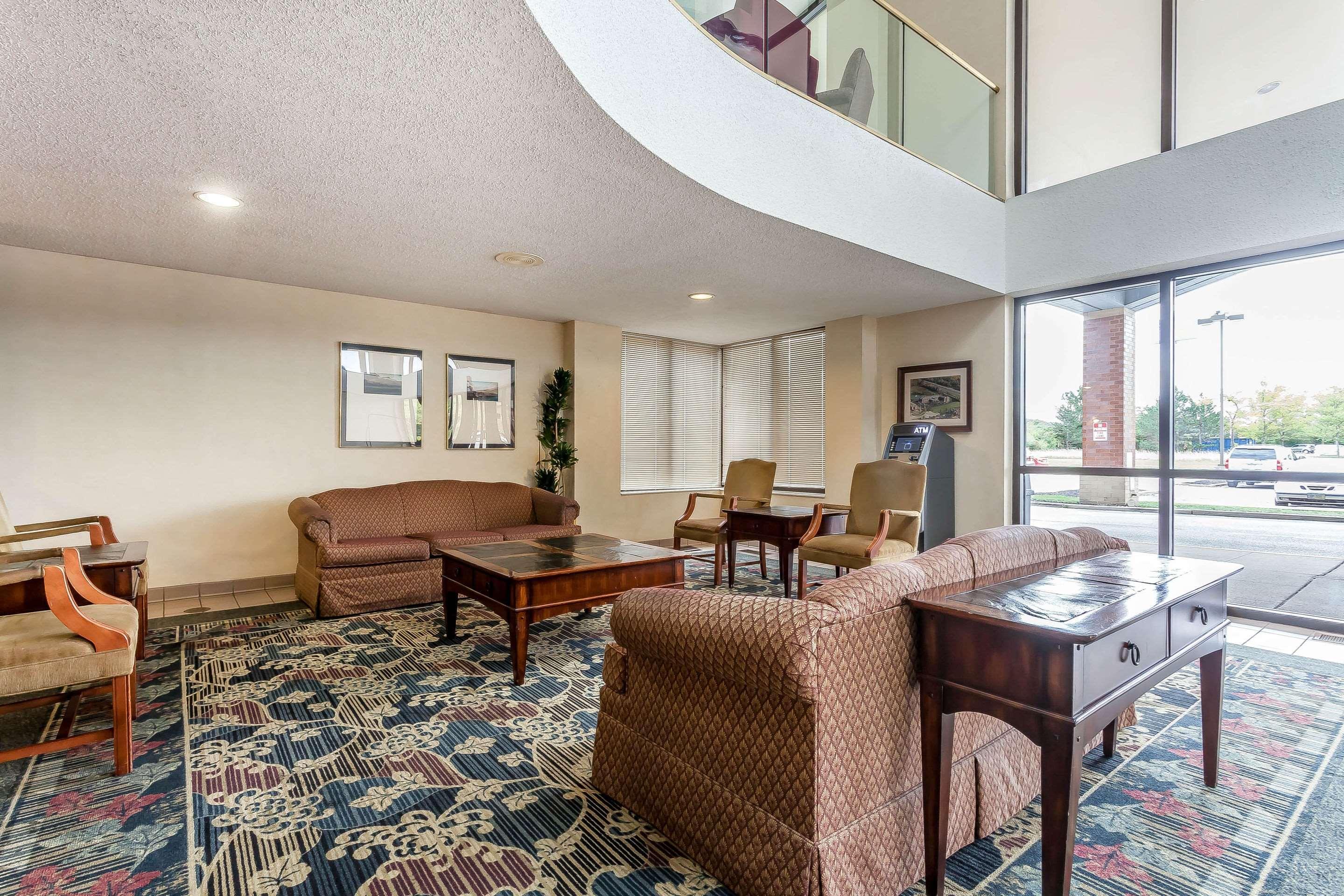 Comfort Inn Cleveland Airport Middleburg Heights Exterior foto