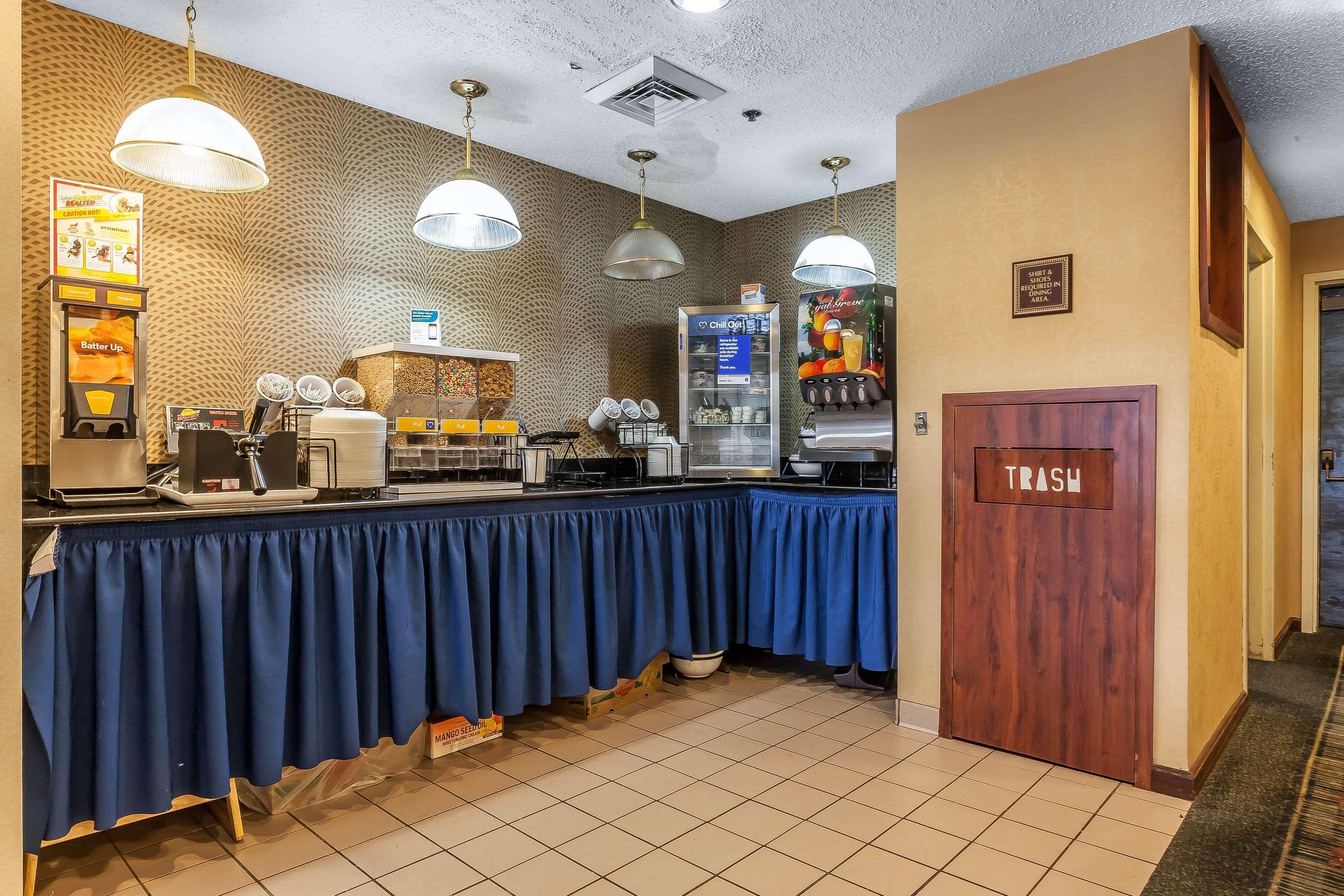 Comfort Inn Cleveland Airport Middleburg Heights Exterior foto